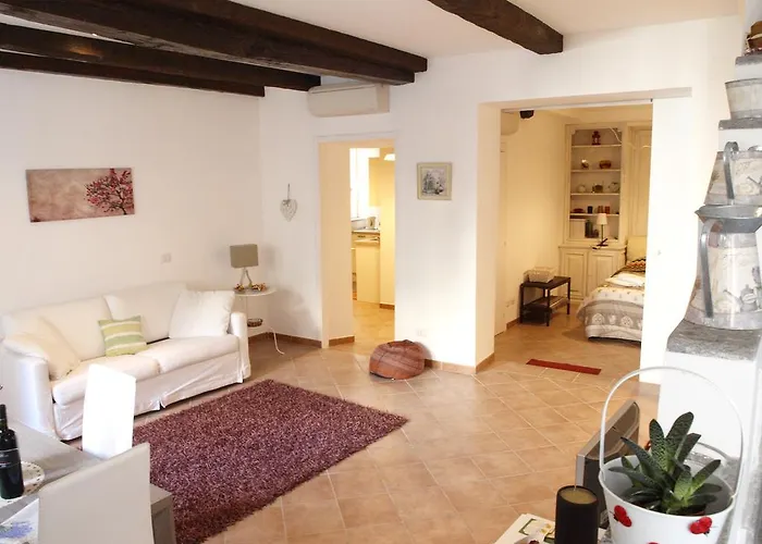 Il Salotto Di Via Giulia